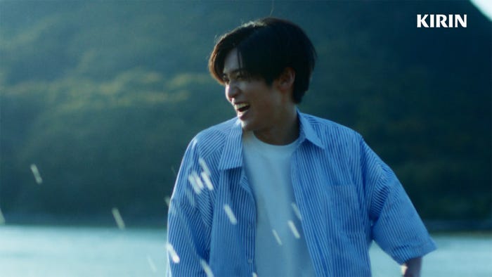 目黒蓮/新CM「夏の影」篇より(提供写真)