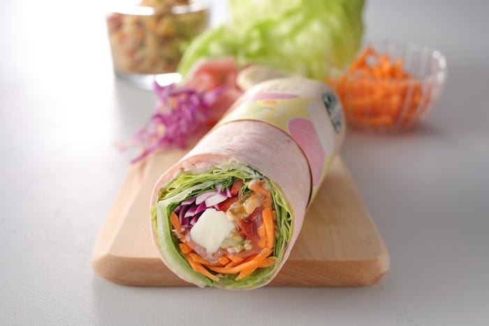 10種野菜&生ハム サラダラップ506円/画像提供:スターバックス コーヒー ジャパン