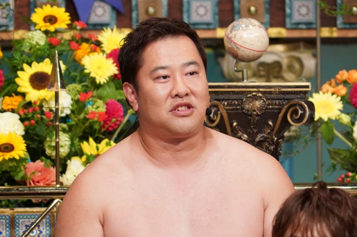 とにかく明るい安村(C)日本テレビ