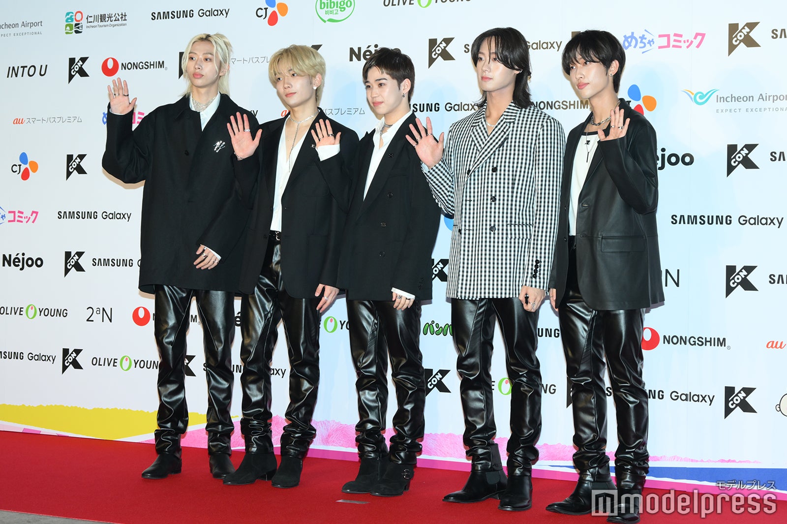 Hi-Fi Un!corn（C）モデルプレス