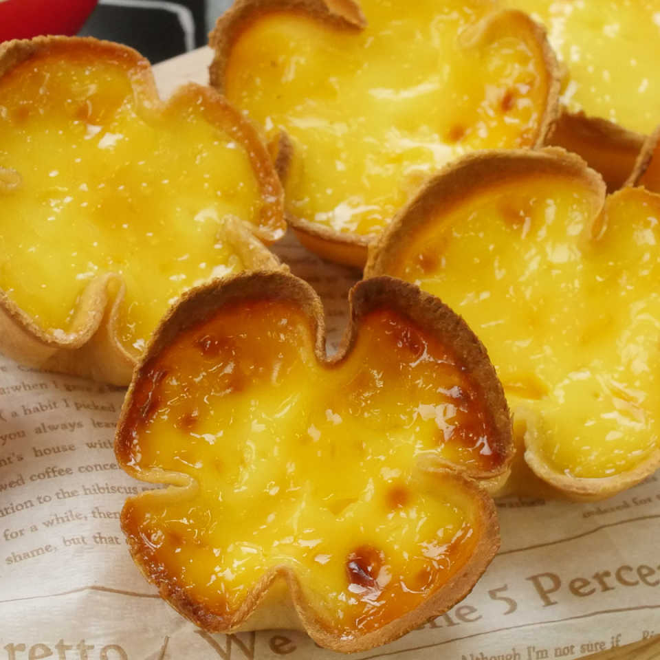 食パンで簡単!しっとりなめらか四つ葉のエッグタルト