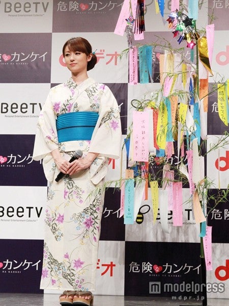 画像1/6) 深田恭子、しっとり浴衣で登場 願い事を明かす