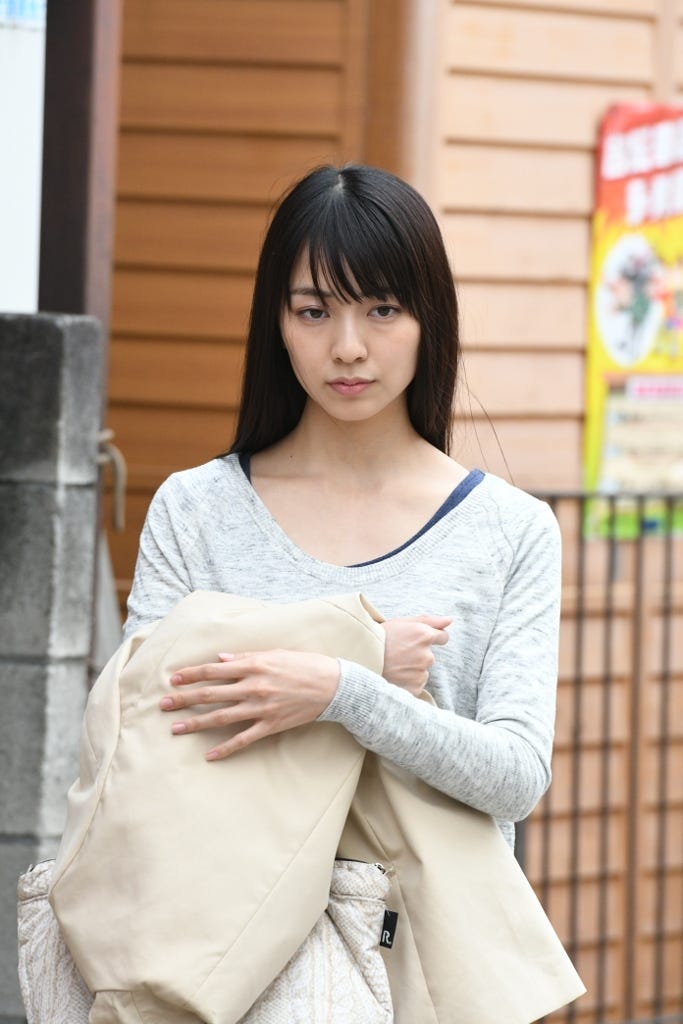 小島梨里杏(C)TBS