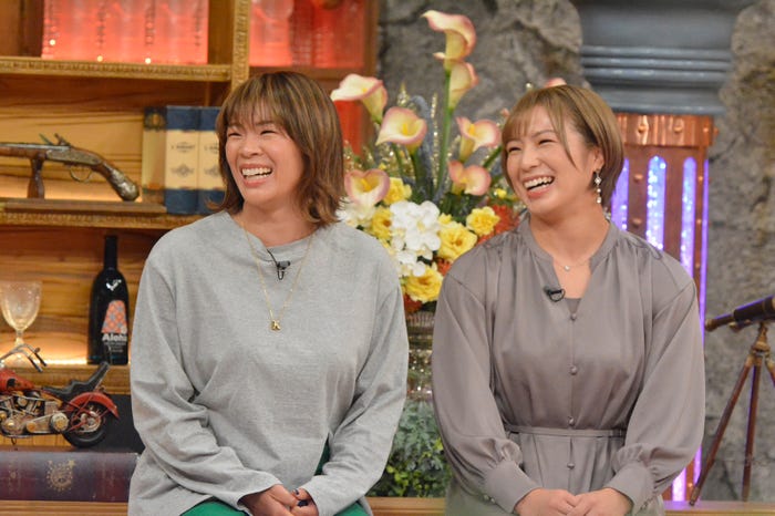 川井梨紗子、川井友香子(C)読売テレビ