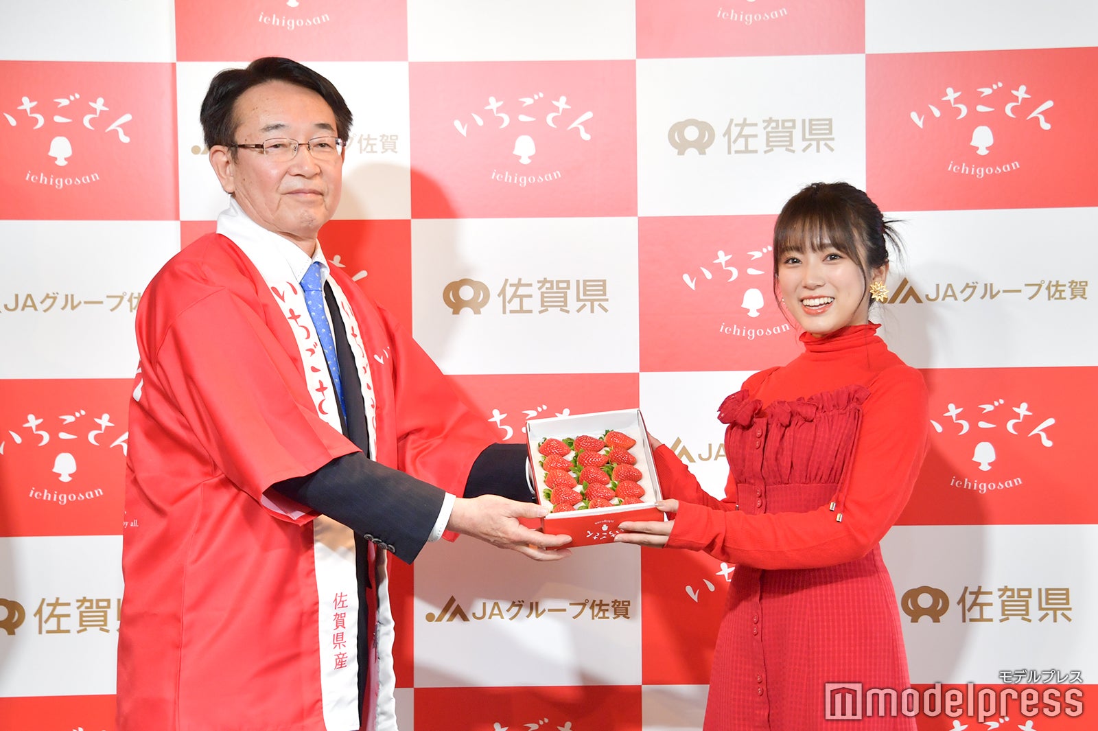 山崎治部、矢吹奈子（C）モデルプレス