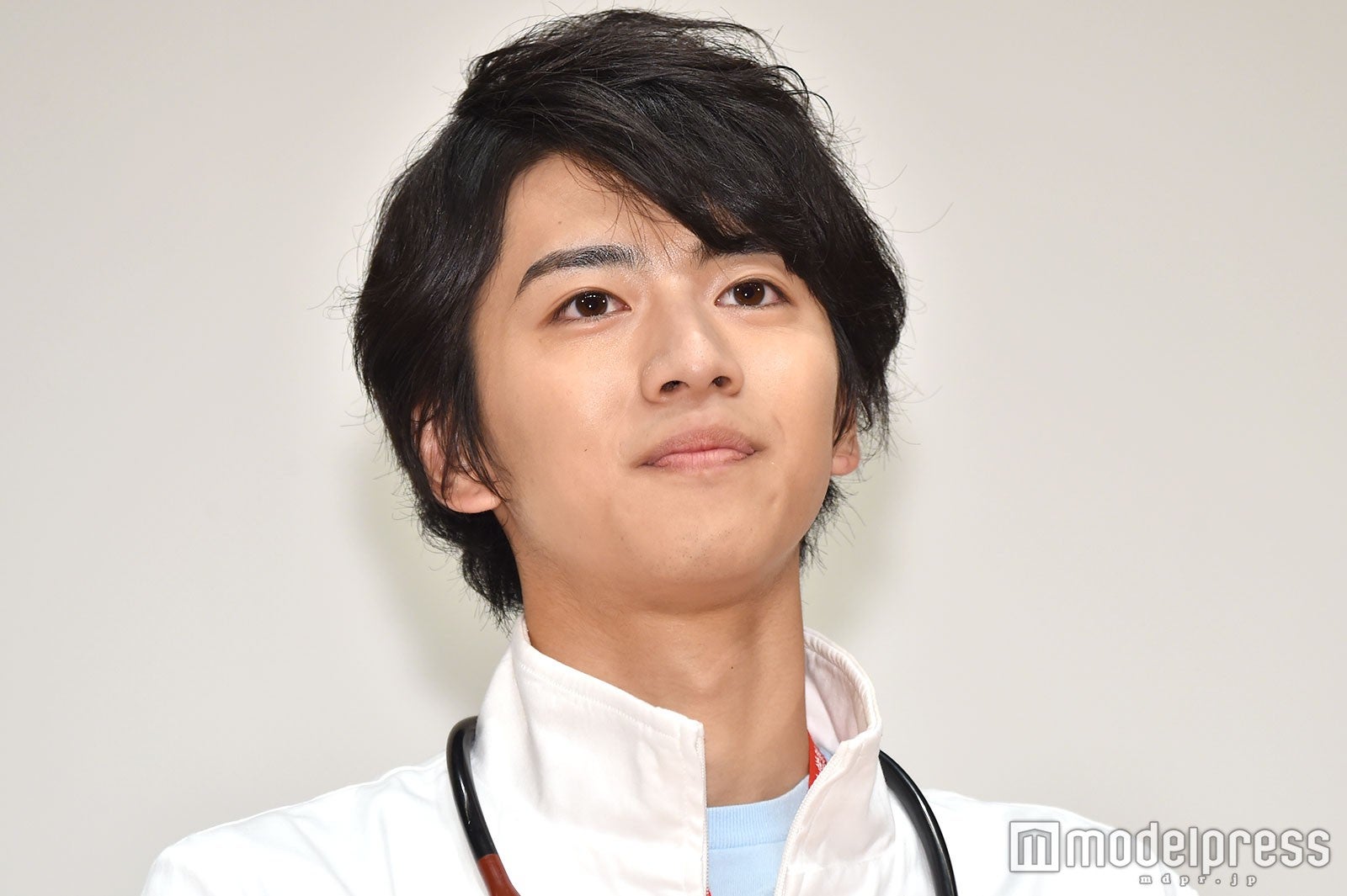 福士蒼汰ら“レジェンドライダー”と共演の意気込みを語った飯島寛騎（C）モデルプレス