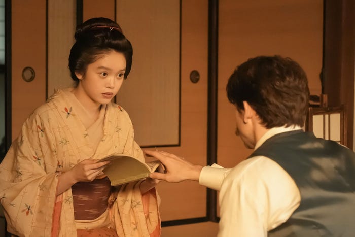 高石あかり、トミー・バストウ「ばけばけ」第57話(C)NHK