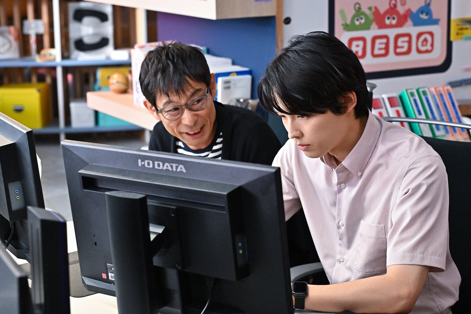 水澤紳吾、松村北斗「西園寺さんは家事をしない」第5話より（C）TBS