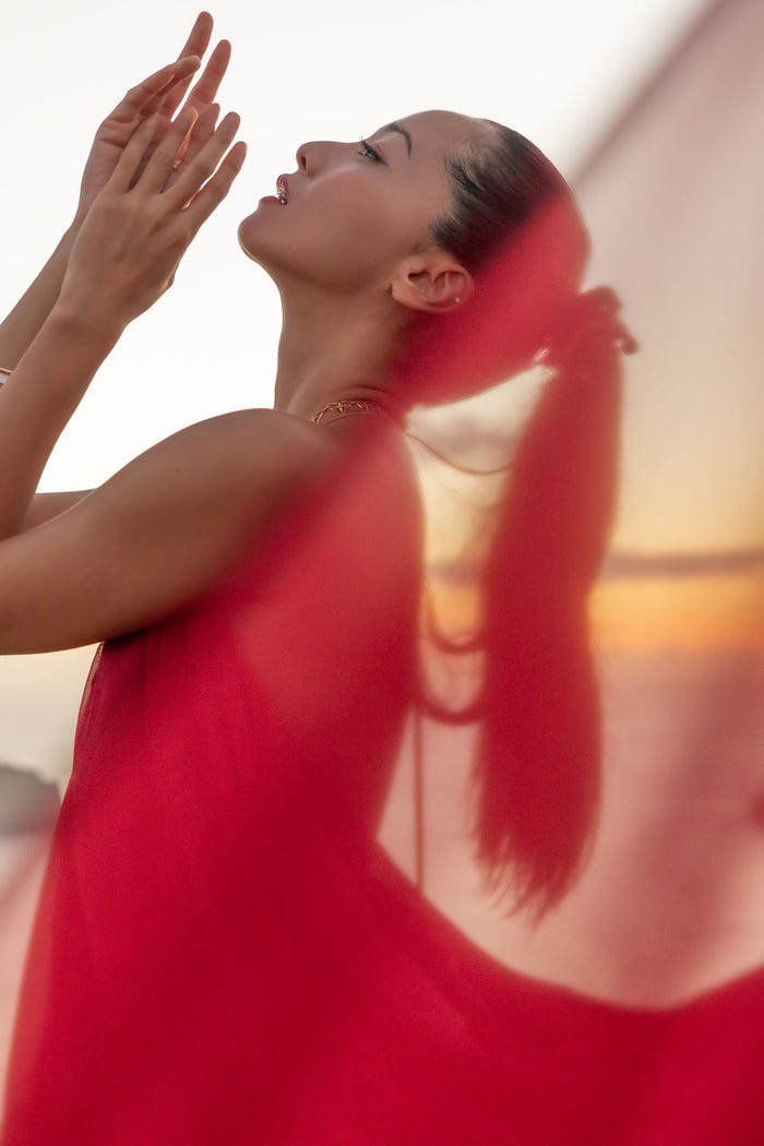 沢尻エリカ写真集「DAY OFF」より/撮影:渕本健太郎、MANA野元学