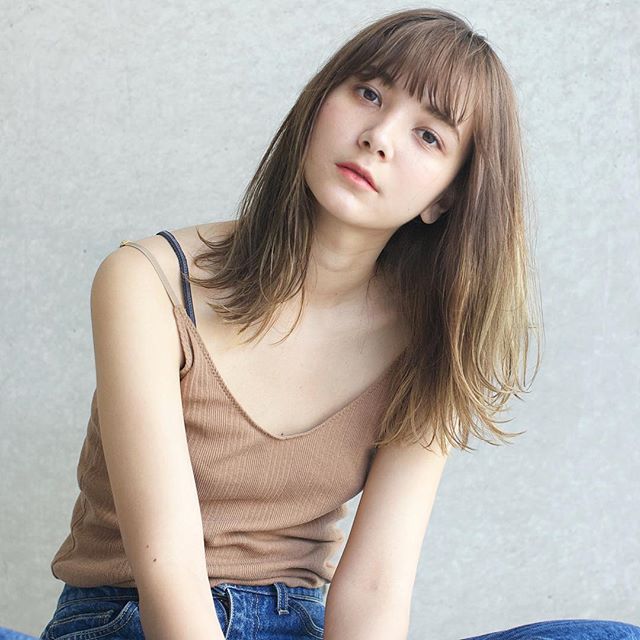 毛量が多い人こそ似合うロングヘア14選 悩みを解消して旬のおしゃれを演出 モデルプレス 毛量が多い人こそ似合うロングヘア14選 悩みを解消して旬のおしゃれを演出 モデルプレス