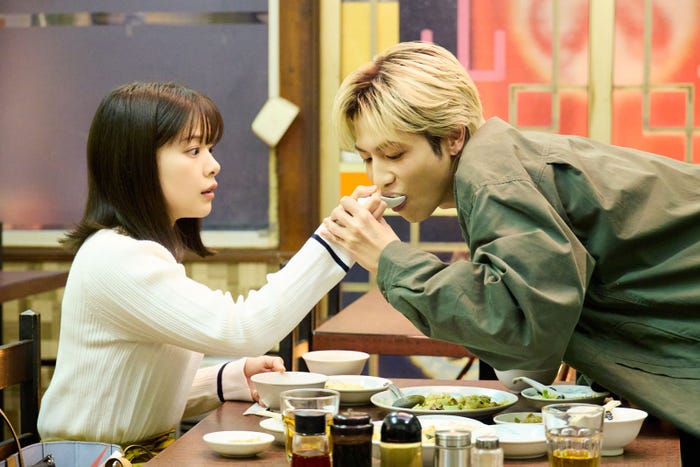 岸井ゆきの、志尊淳「恋は闇」第2話(C)日本テレビ