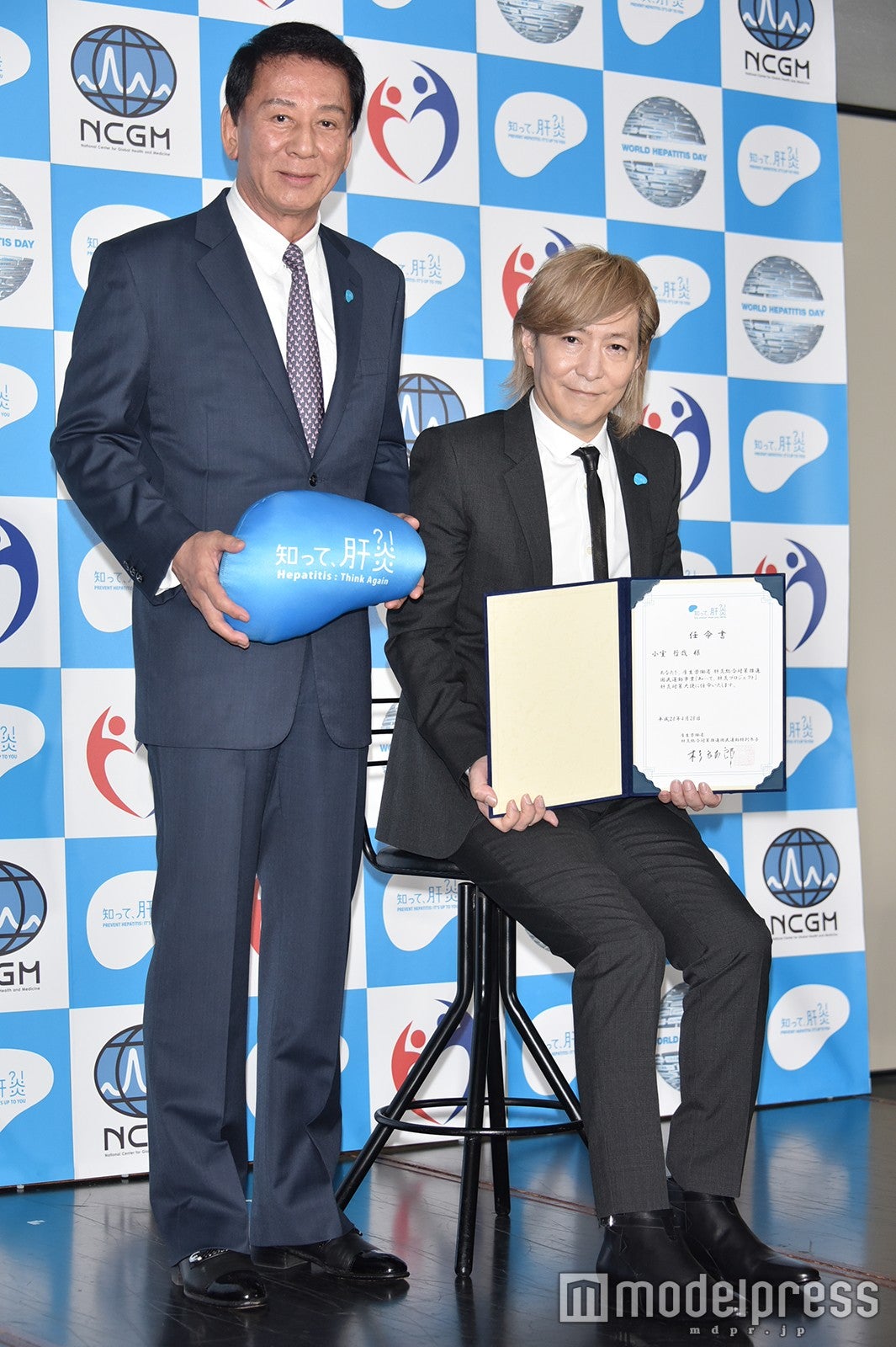 杉良太郎（左）小室哲哉（C）モデルプレス