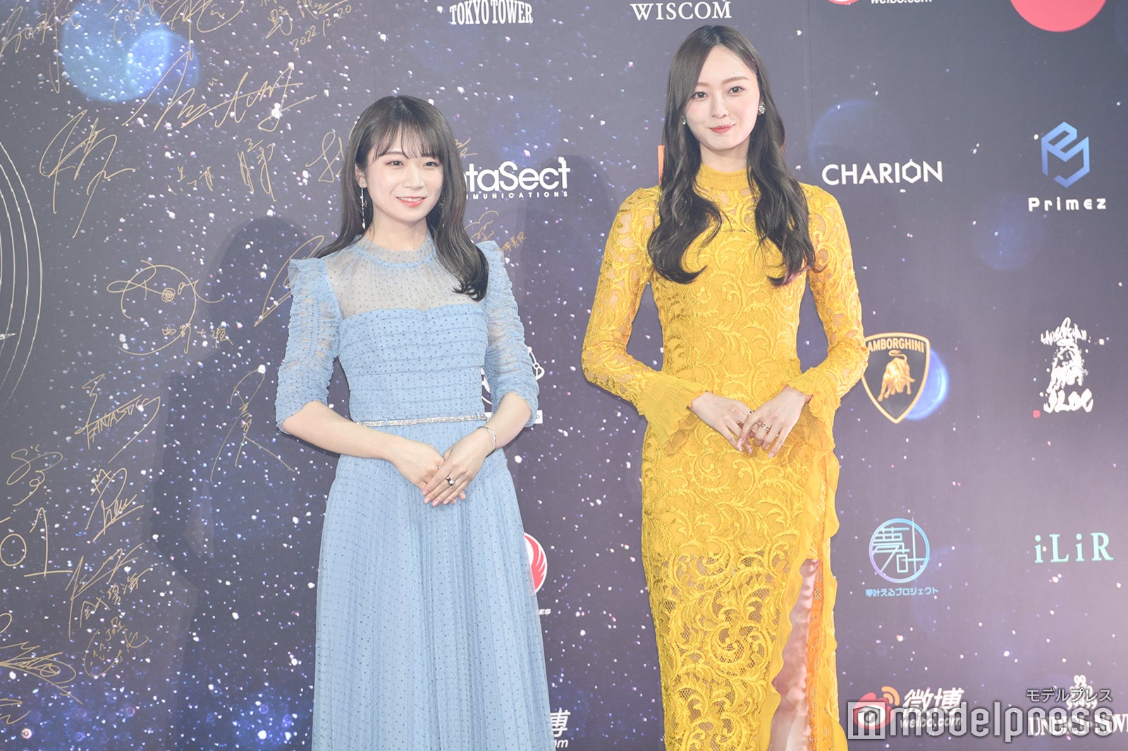 秋元真夏、梅澤美波 （C）モデルプレス