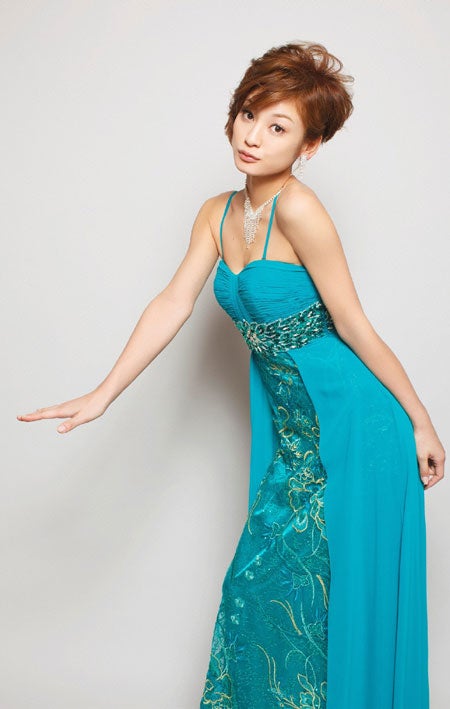 あかねの姉・次女の天道なびきを演じる西山茉希(c)NTV