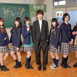 エビ中主演の音楽ドラマがスタート 川谷絵音(ゲスの極み乙女。)楽曲提供によるエビ中の新曲が主題歌&劇中歌に
