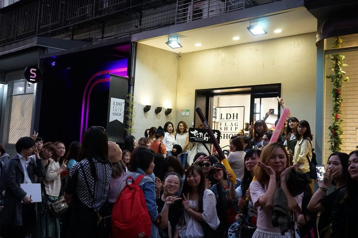 賑わう店舗の様子(画像提供:所属事務所)