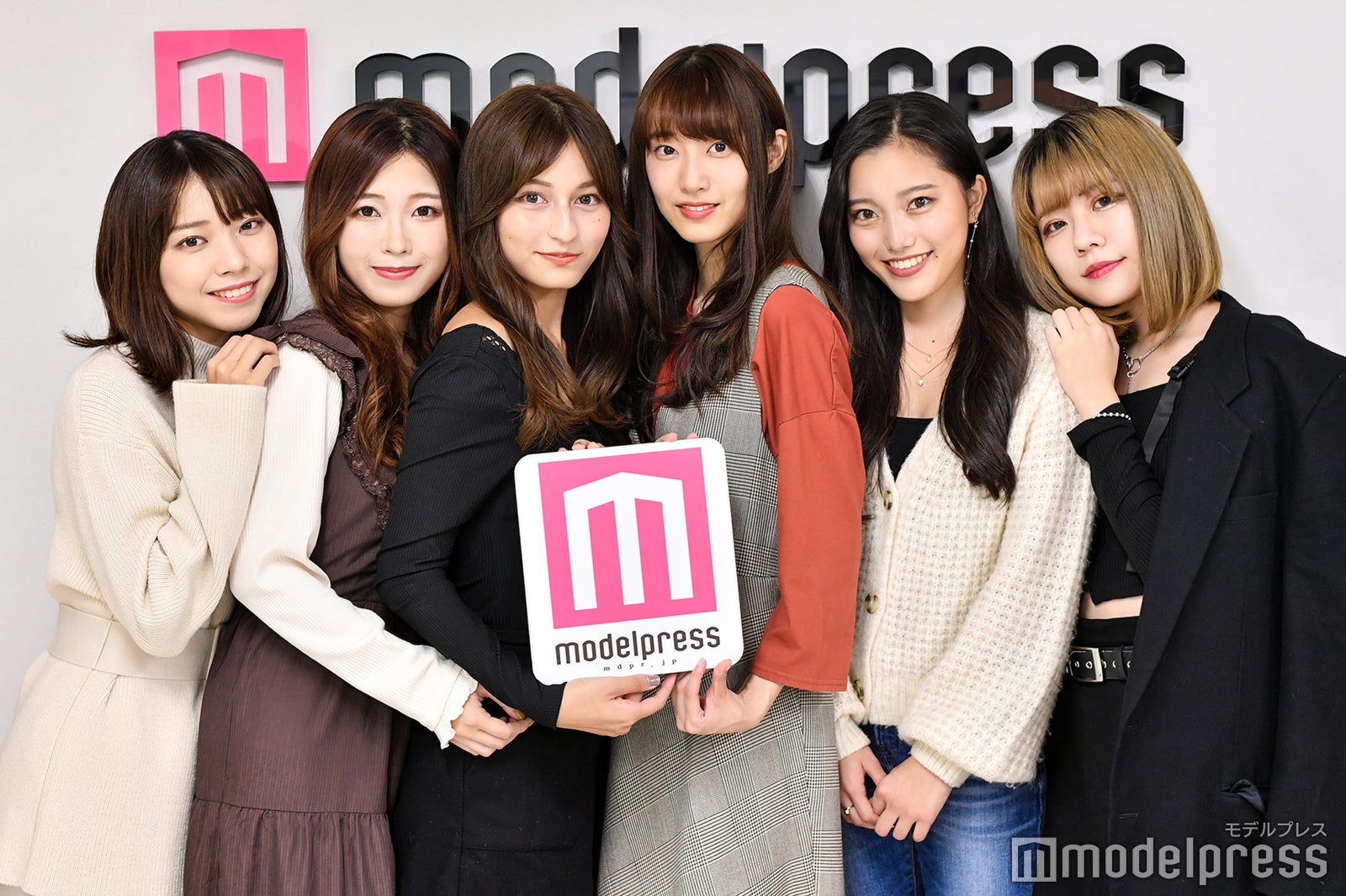 「ミス慶應コンテスト2020」ファイナリスト（左から）横山キラ、坂本奈優、瀧澤あすみ、古屋玲奈、篠りさ子、竹内えりか（C）モデルプレス