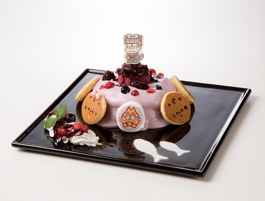 一松とニャニィニュニェニョンの幸せギュッギュっ☆パンケーキ1,490円（税抜）（C）赤塚不二夫／おそ松さん製作委員会 （C）1976，1979，1984，1988，1996，2017 SANRIO CO．，LTD．