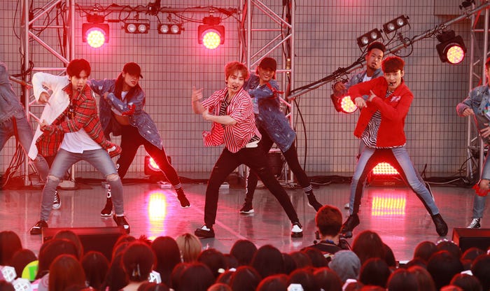 「EXO-CBX Free Showcase “Colorful BoX”」(提供写真)