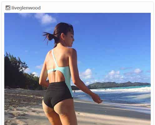 長谷川潤の美ヒップあらわな“水着”バックショットに反響「美しい」