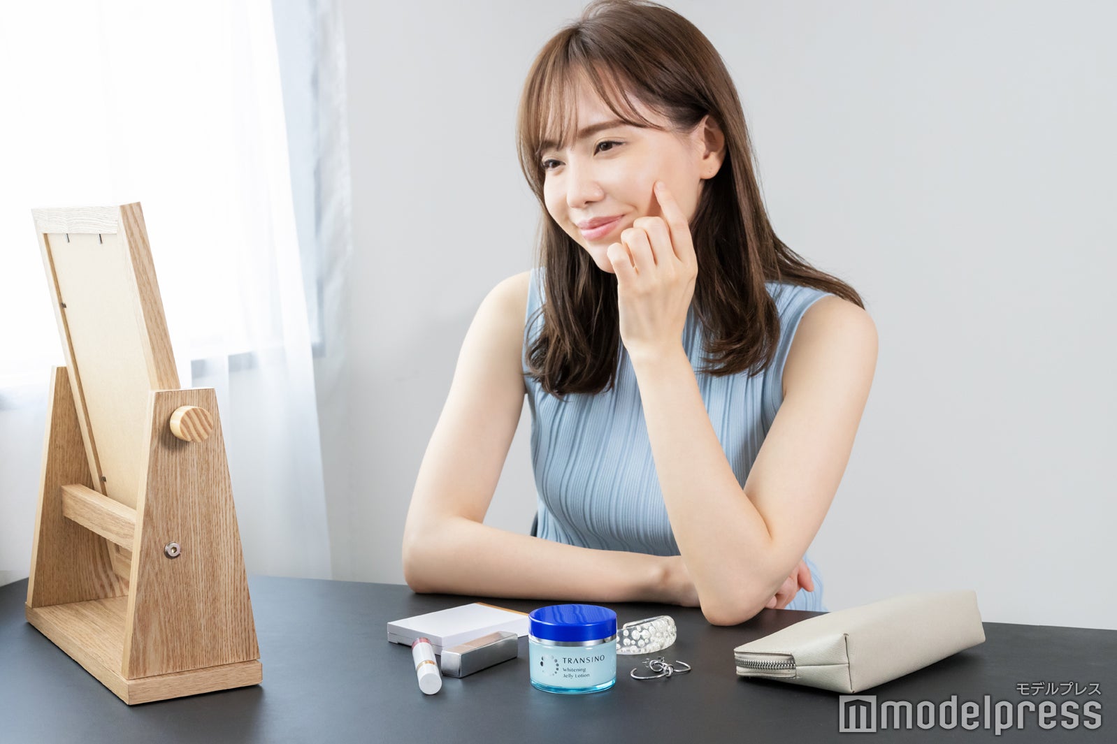 （C）モデルプレス