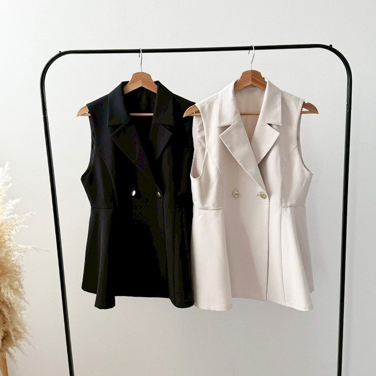 しまむらの裾フレアテーラードベスト（misato）