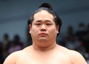 石川・小松市巡業から熱海富士、義ノ富士、錦富士が故・陸奥北海さんの通夜に弾丸参列「顔を見ることができて良かった」即翌日の巡業先に出発