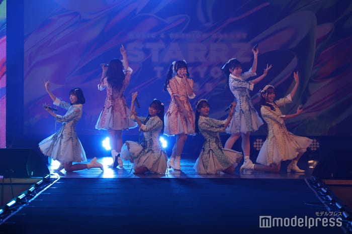 22/7(C)モデルプレス