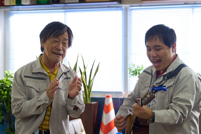 武田鉄矢、せいや「102回目のプロポーズ」(C)フジテレビ