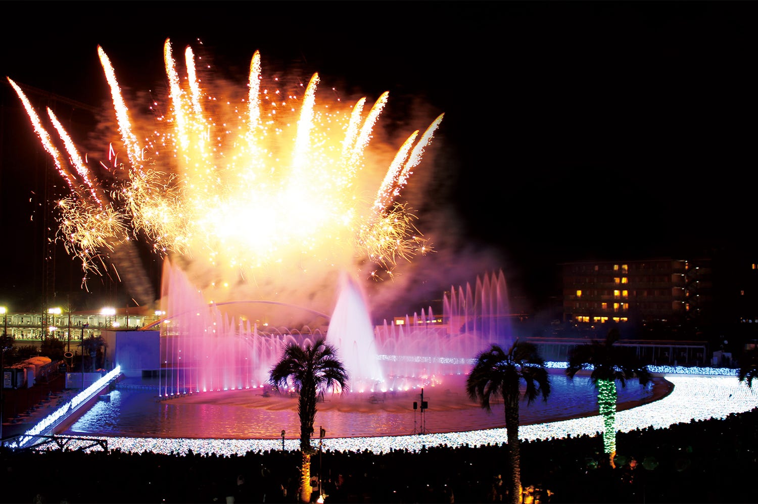 よみうりランド、大迫力噴水ショー&花火700発の豪華絢爛コラボショー