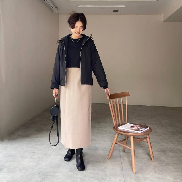 黒トップス
