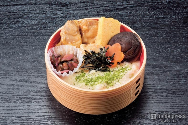 三重県産伊勢赤どりを使用したアイデアメニュー「伊な勢丼」（いなせどん）が発表された。