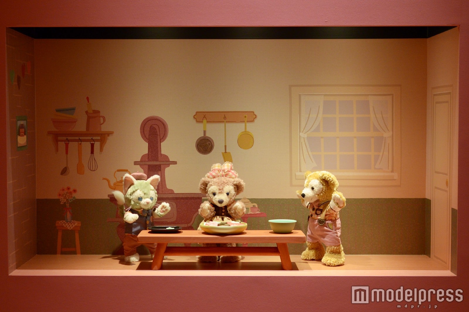 展示（C）モデルプレス