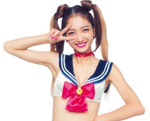 人気モデル“セーラームーン下着”で美少女戦士に変身
