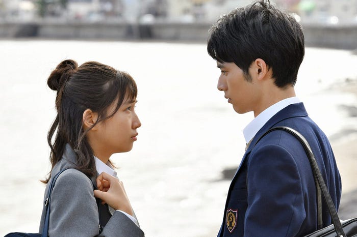 小野莉奈、岡田健史/「中学聖日記」第7話より(C)TBS