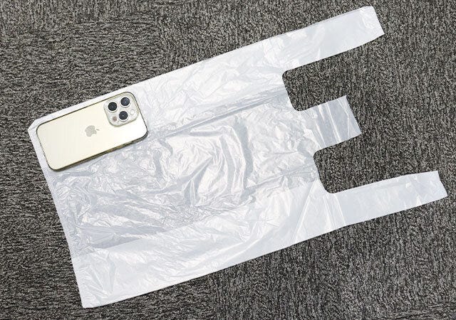 ひも付きコンパクト手さげポリ袋　LLサイズ　23枚入　サイズ感