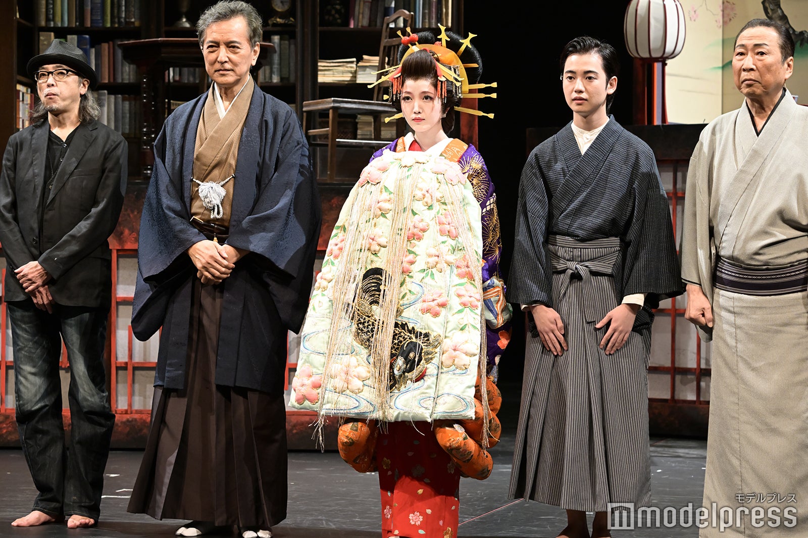 寺十吾氏、榎木孝明、久保史緒里、ゆうたろう、石倉三郎（C）モデルプレス