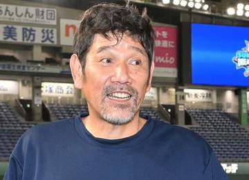 元阪神・下柳投手がお約束のグラブたたきつけで場内盛り上げる 松田が謝罪