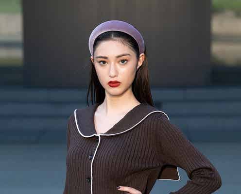 “驚異の15歳ハーフモデル”あんな、堂々ランウェイ ヨンアが手掛ける「COEL」ショーに登場