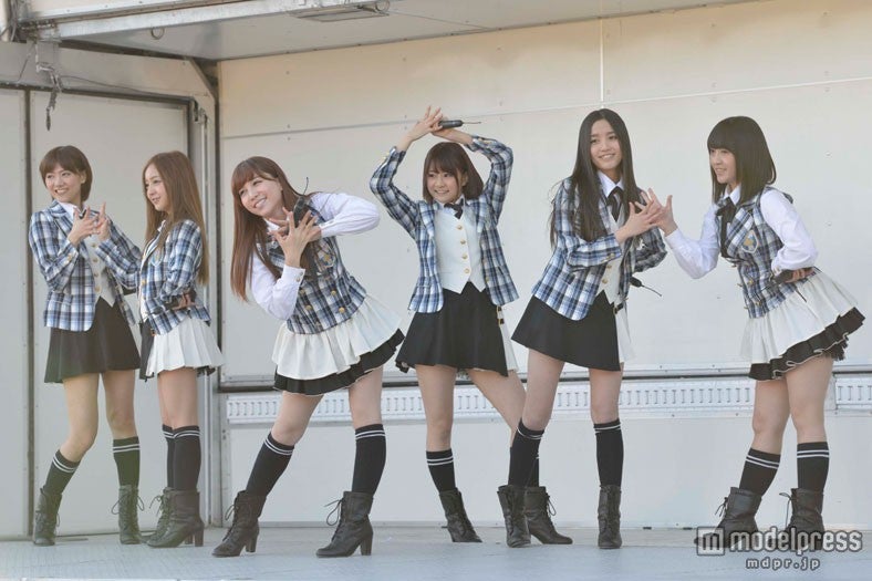 パフォーマンスの様子（C）AKS