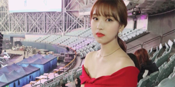 活動休止中のtwiceミナ デコルテ披露sexyショットに反響 公式twitterに登場 モデルプレス 活動休止中のtwiceミナ デコルテ披露sexyショットに反響 公式twitterに登場 モデルプレス