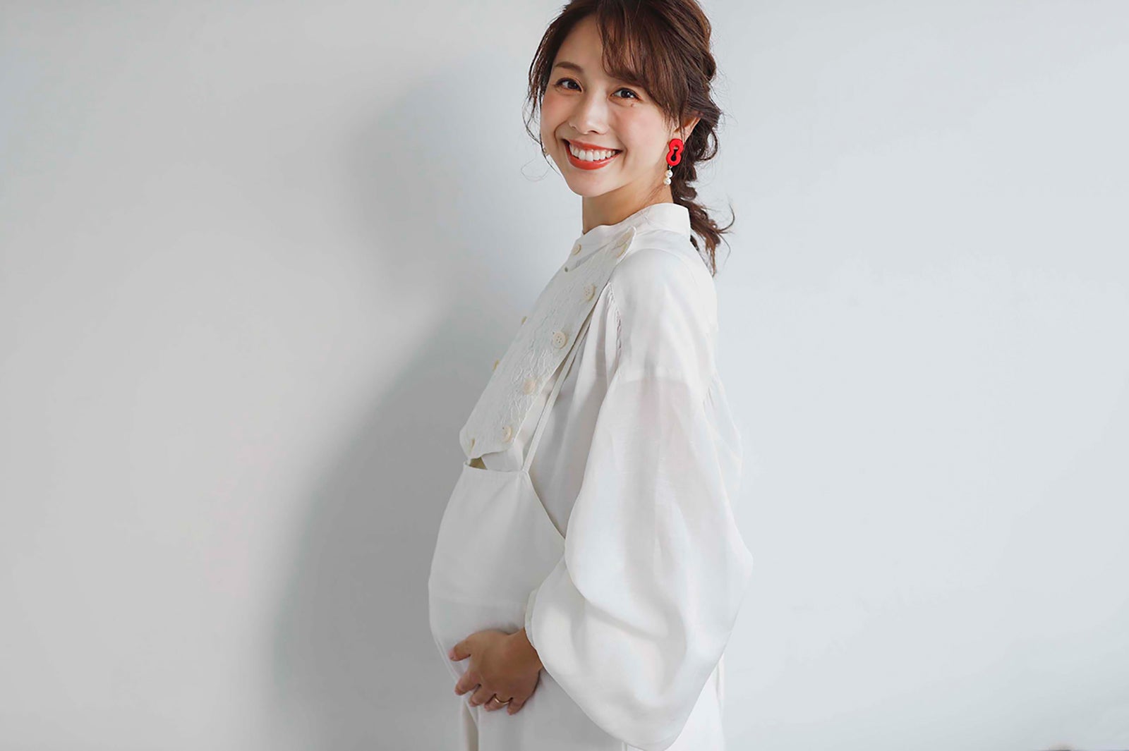 第2子妊娠中の鈴木あきえ、ふっくらお腹で出産前の心境告白 自身のYouTube開設も