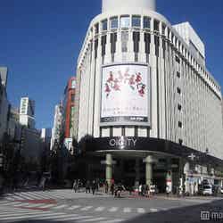 AKB48話題の広告「渋谷マルイシティー館」