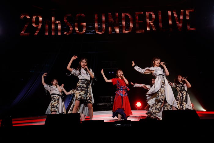 乃木坂46(C)乃木坂46LLC