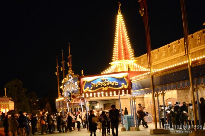 ディズニーランド初の謎解きプログロム「魔法にかけられた夜の王国 奪われたハピネスを取り戻せ!」/イベント中の様子