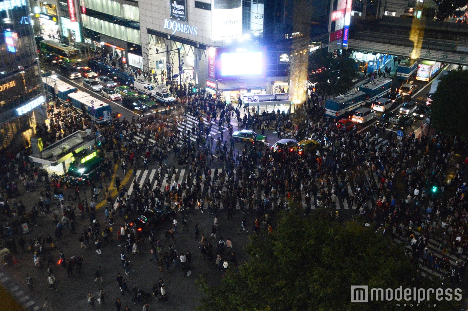 渋谷駅前の様子 （C）モデルプレス