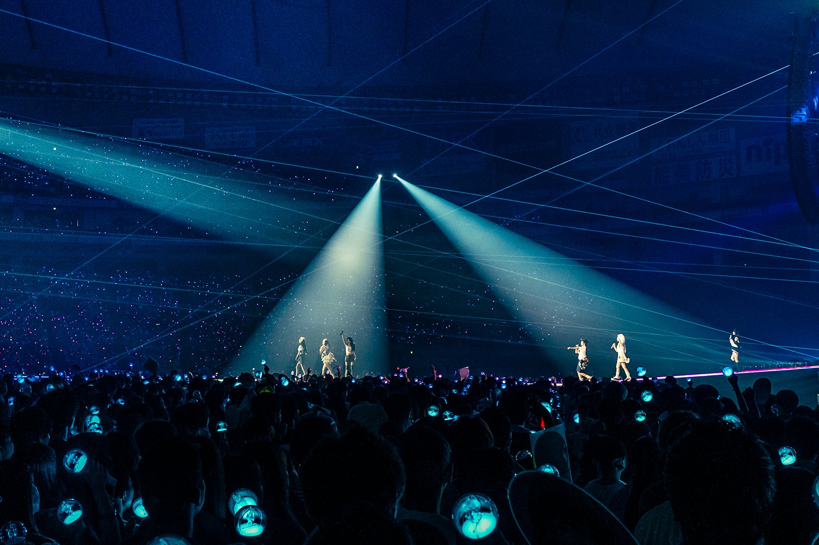 IVE「IVE THE 1ST WORLD TOUR ‘SHOW WHAT I HAVE’」より（C）撮影：田中聖太郎写真事務所