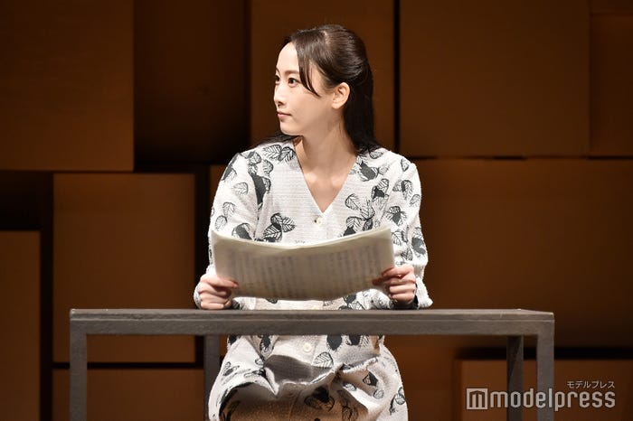 松井玲奈/舞台「神の子どもたちはみな踊る after the quake」プレスコールより(C)モデルプレス