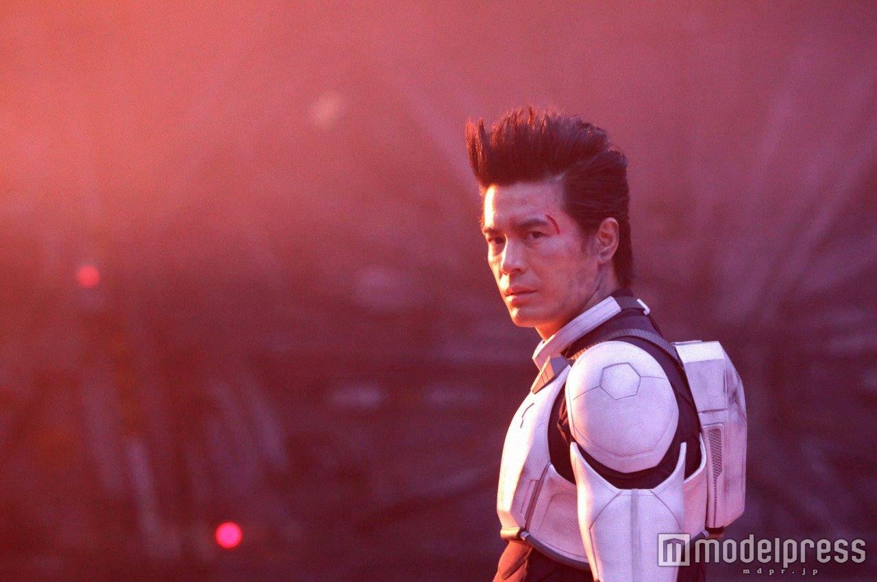 カッコよすぎる宇宙服姿も必見（C）貴家悠・橘賢一／集英社（C）2016 映画「テラフォーマーズ」製作委員会