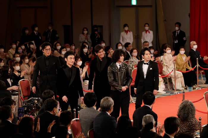 菅田将暉 ライダースジャケットでレッドカーペット登場 唯一無二 さすが と注目集まる 第44回日本アカデミー賞 モデルプレス